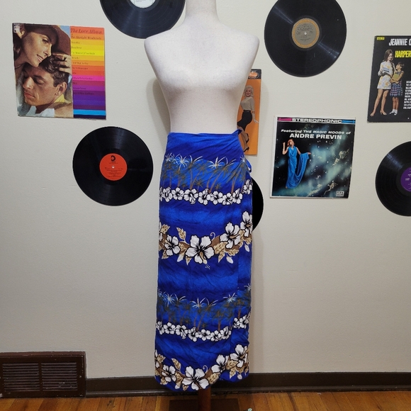Vintage Blue + White Hibiscus Floral Wrap Skirt - Picture 1 of 6